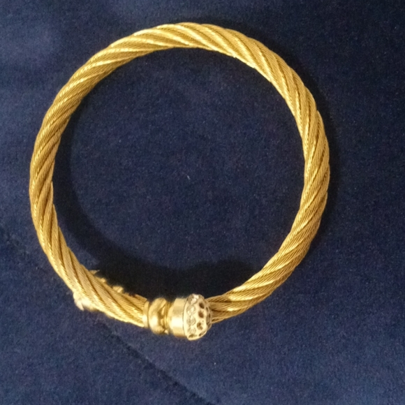 Accessories - Picture 3 of 3